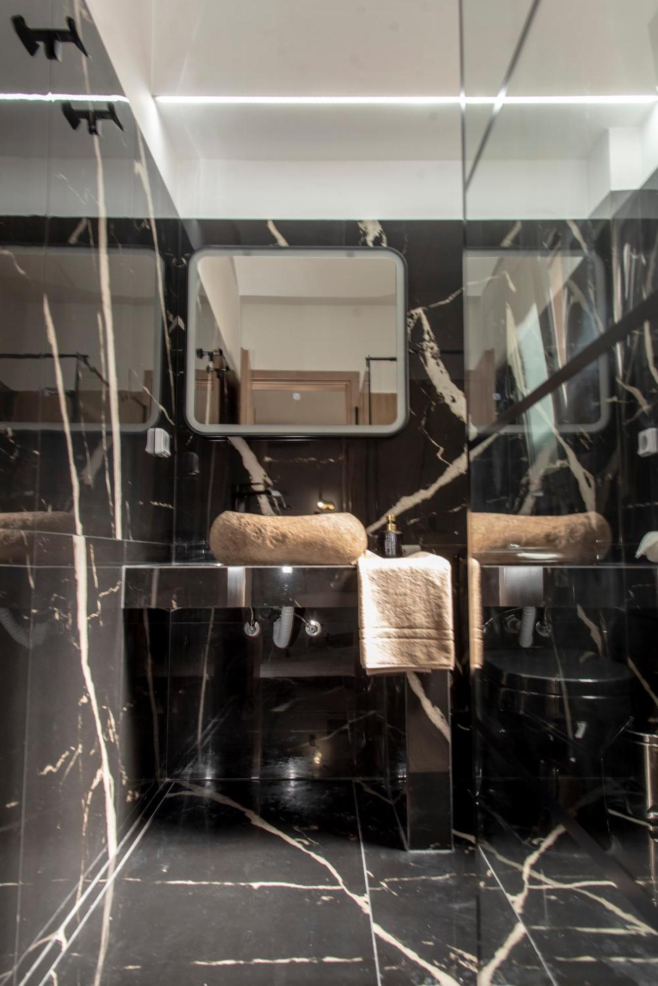 Αthens Black & White Escape Athena Bagian luar foto